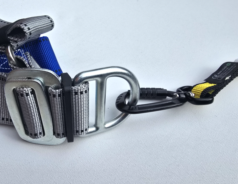 TOOL LANYARD CONNECTOR ON SAFETY HARNESS